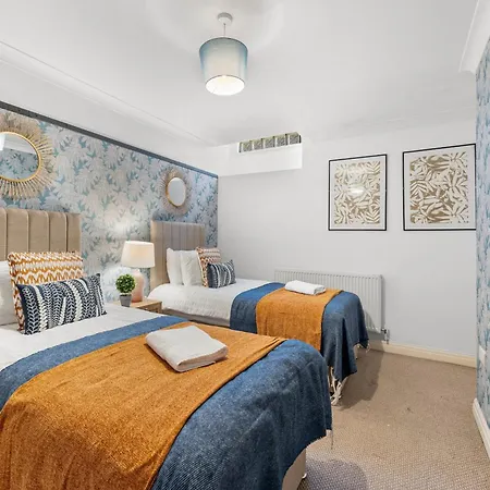 Apartment 30 Percent Off Stylish Abode