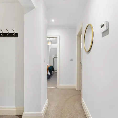 30 Percent Off Stylish Abode Apartment *