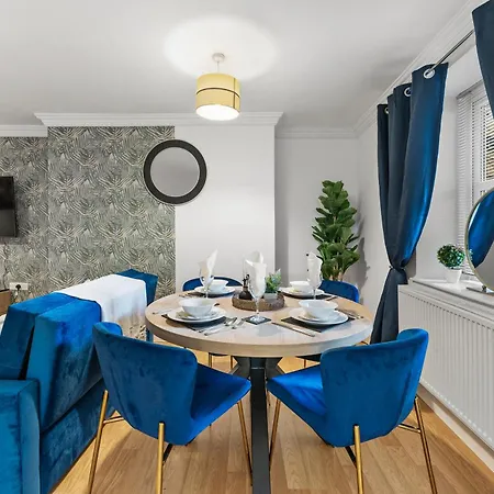 Apartment 30 Percent Off Stylish Abode